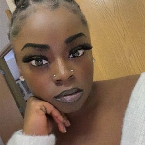 Meet your Posher, Roni